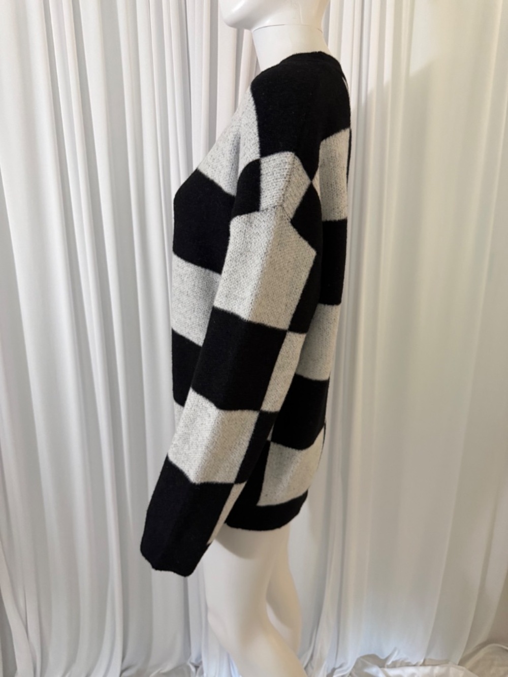 Moa Moa Black White Checkered Oversized Modern Soft Sweater Size L NWOT - Picture 7 of 16